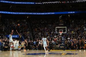 昔日黑鹰弑旧主！去年今天：哈里森·巴恩斯神奇三分绝杀勇士